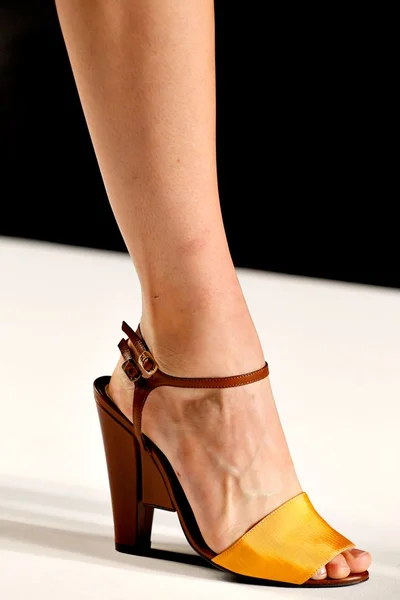 Look 77